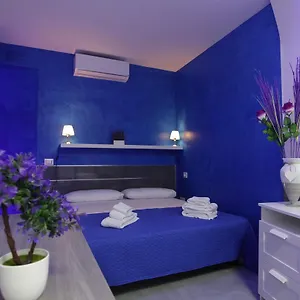 Couette-café Chiaia Relax, Naples